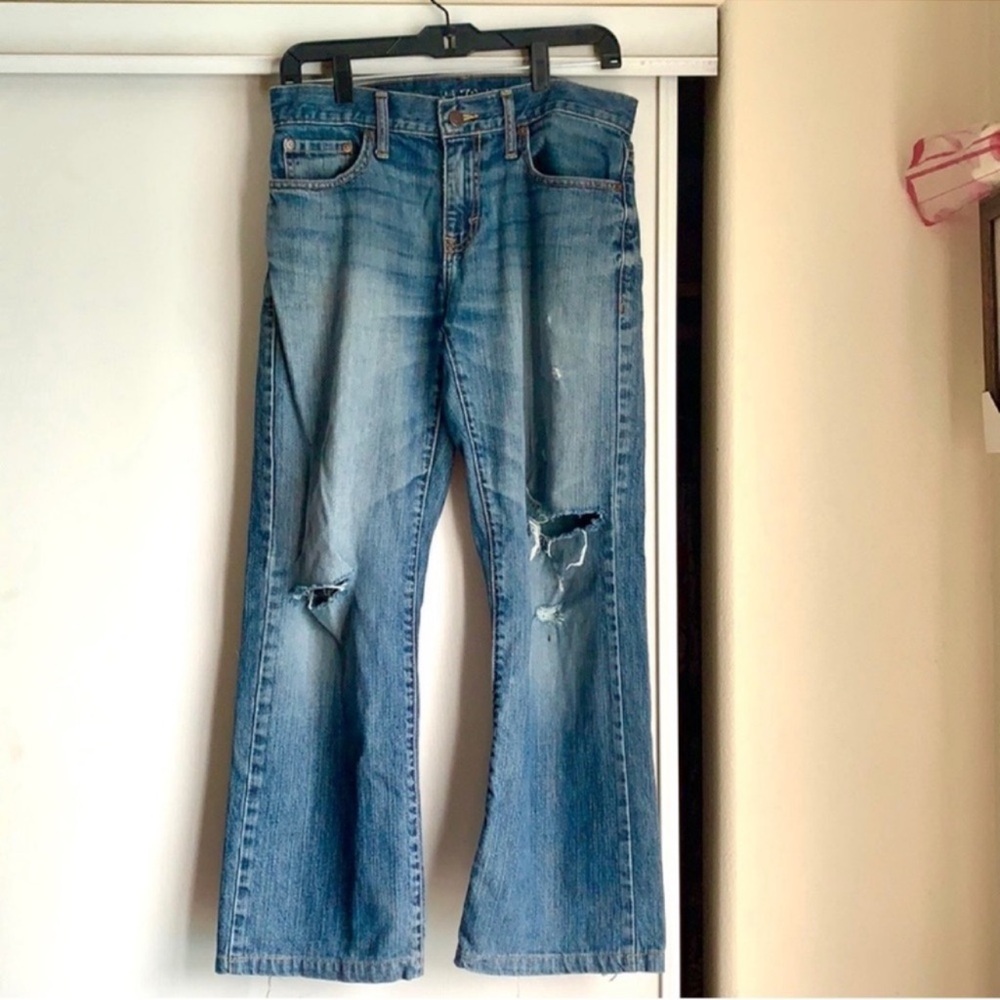Loose fit distressed jeans 👖